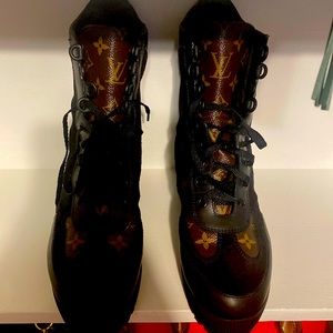 Louis Vuitton LV LV
